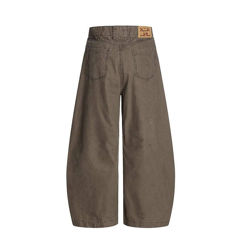 Curved knife jeans