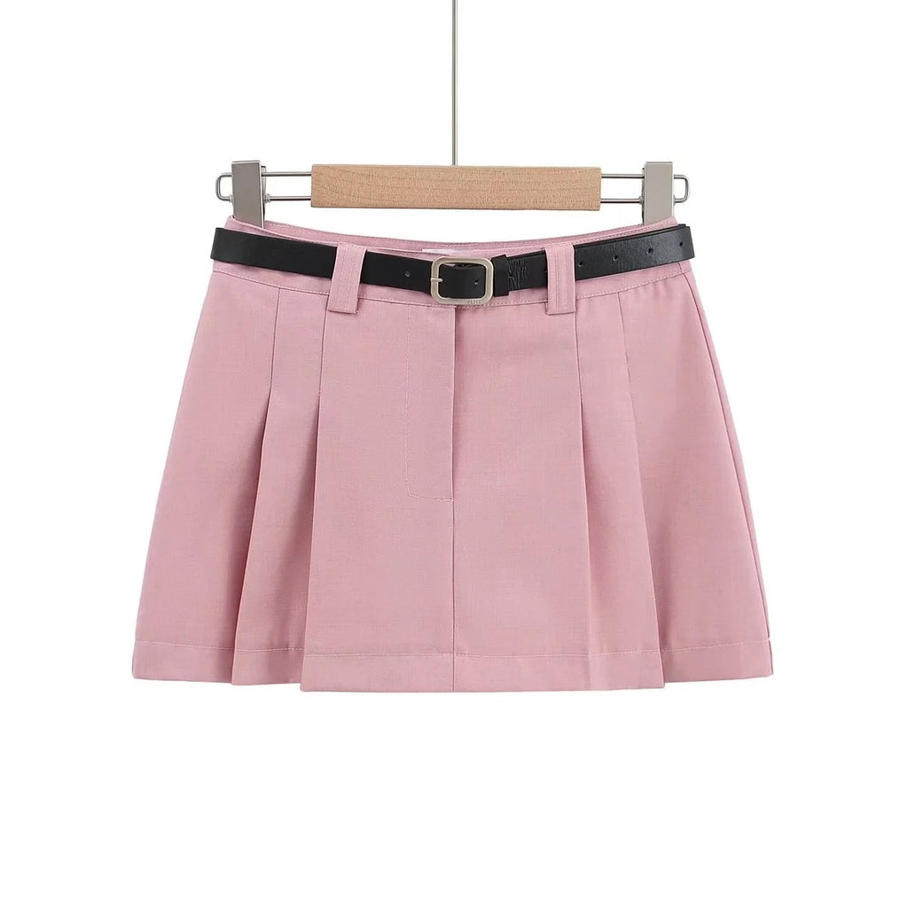 Pleated short skirt